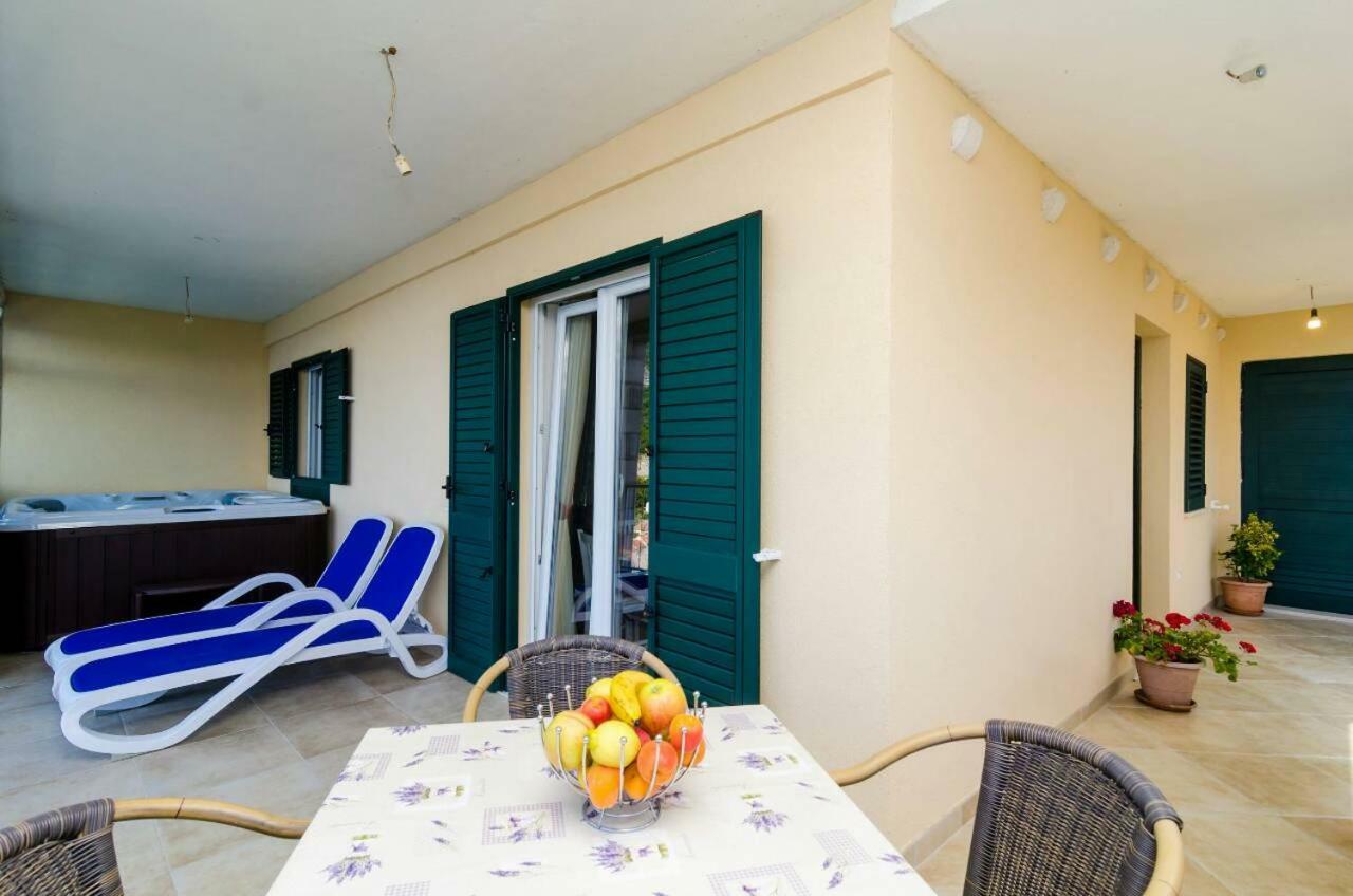 Adriatic - Apartment With Jacuzzi Sobra ภายนอก รูปภาพ